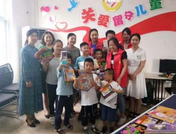 上海阿婆收养黑人弃婴，被子女挪走200万后，黑人：我给你养老！